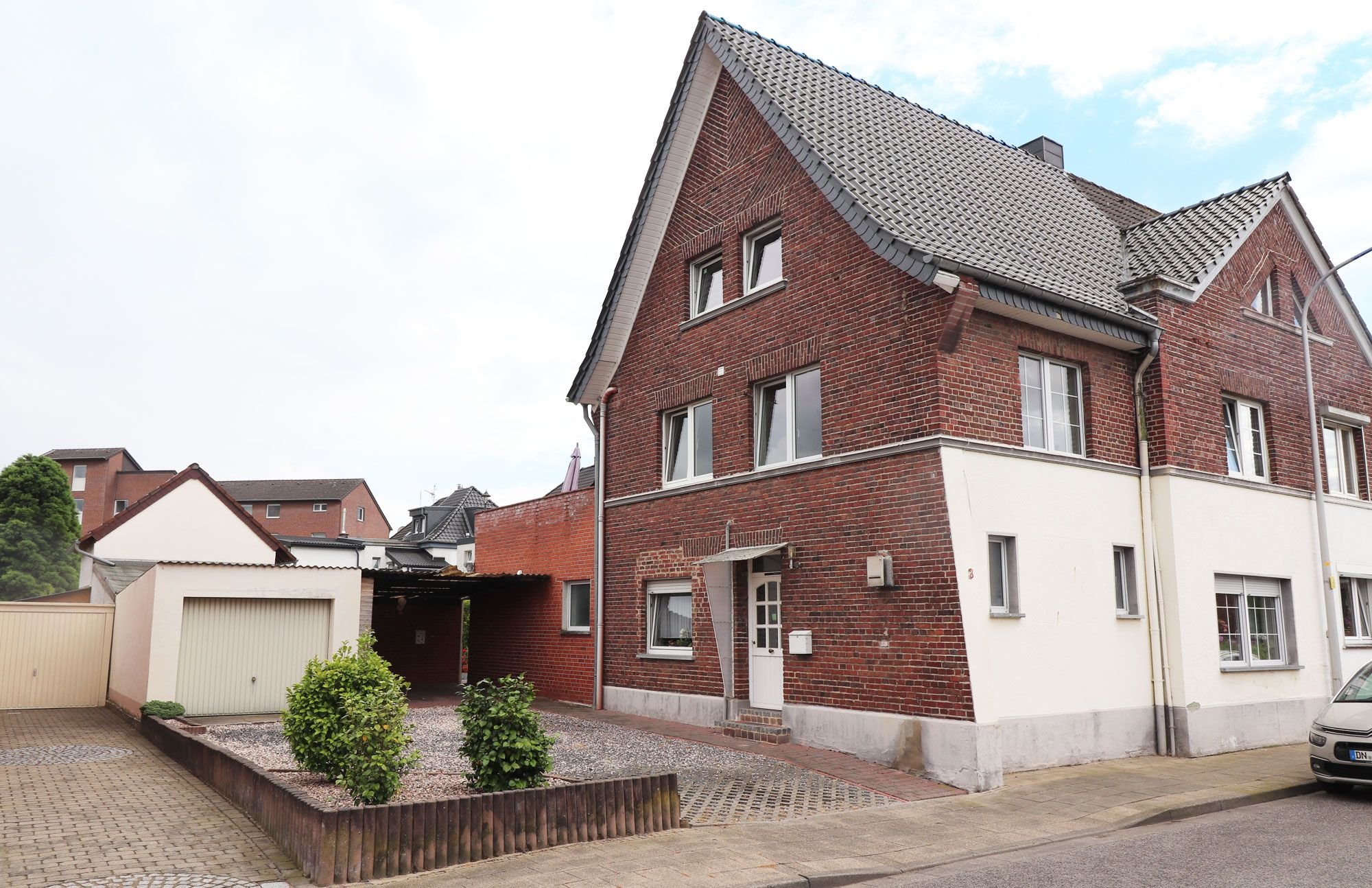 Mehrfamilienhaus zum Kauf 249.000 € 6 Zimmer 180 m²<br/>Wohnfläche 438 m²<br/>Grundstück Heinsberg Heinsberg 52525