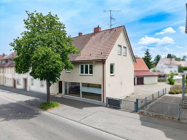 Doppelhaushälfte zur Miete 1.320 € 5 Zimmer 124,8 m² 610 m² Grundstück frei ab 01.08.2026 Laupheim 88471