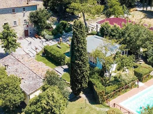 Haus zum Kauf 1.950.000 € 1.571 m² Cortona 52044