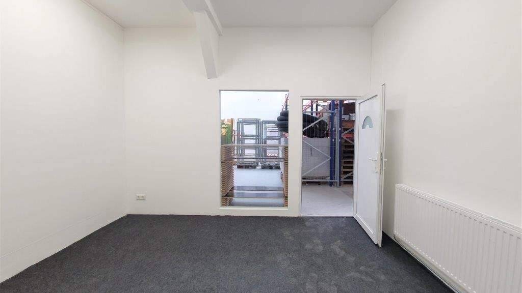 Bürofläche zur Miete 13,90 € 879 m² Bürofläche Wiener Neudorf 2351