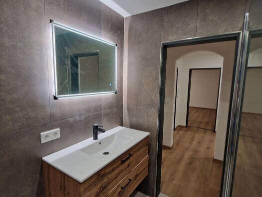 Terrassenwohnung zur Miete 940 € 3 Zimmer 94 m² Geschoss EG/7 frei ab sofort Gunzenhausen 91710