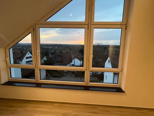 Wohnung zur Miete 1.100 € 3 Zimmer 95 m² frei ab sofort Hochberg Remseck am Neckar 71686