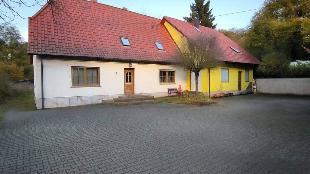 Einfamilienhaus zum Kauf als Kapitalanlage geeignet 369.000 € 8 Zimmer 250 m² 3.200 m² Grundstück Theinheim Rauhenebrach 96181