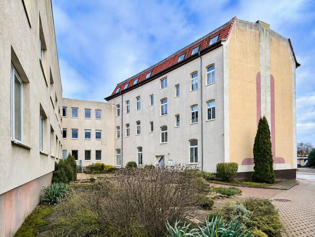 Bürogebäude zum Kauf als Kapitalanlage geeignet 695.000 € 1.200 m² Oschersleben Oschersleben 39387