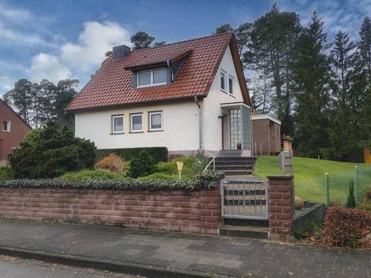 Mehrfamilienhaus zum Kauf 249.000 € 5 Zimmer 145 m² 1.051 m² Grundstück Wietze 29323