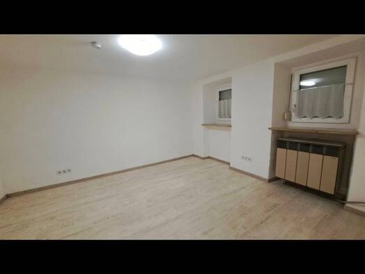 Wohnung zur Miete 350 € 1 Zimmer 34 m² 3 Geschosse frei ab sofort Am Kugelberg 23 Eichstätt 85072