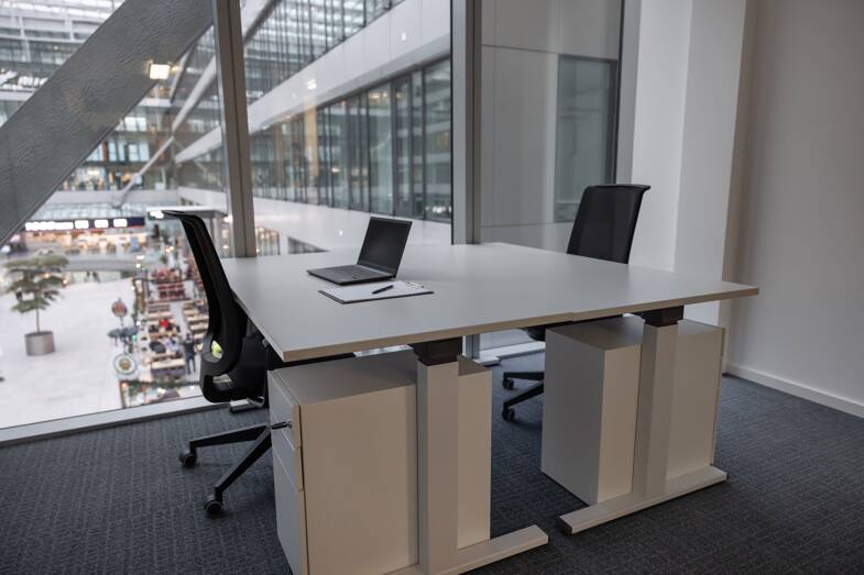 Bürofläche zur Miete provisionsfrei 1.179 € 50 m² Bürofläche teilbar von 8 m² bis 50 m² Am Flughafen 12 Flughafen Frankfurt am Main 60599
