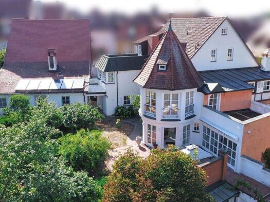 Haus zum Kauf 750.000 € 13 Zimmer 369 m² 1.049 m² Grundstück Bad Windsheim 91438