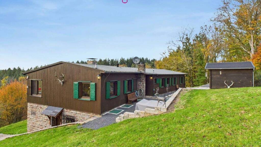Immobilie in Ammeldingen bei Neuerburg - Charmantes Jagdhaus in der Eifel - Traumhafte Alleinlage am Waldrand - Bild 0