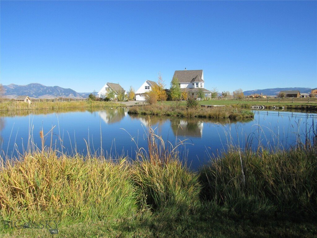 Einfamilienhaus zum Kauf 3.273.477 € 1 Zimmer 332,3 m²<br/>Wohnfläche 86.440,9 m²<br/>Grundstück 7570 Cottonwood Road  Gallatin County  MT Bozeman 59718