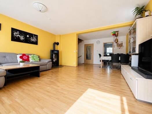 Reihenhaus zum Kauf provisionsfrei 529.000 € 5,5 Zimmer 120 m² 165 m² Grundstück frei ab 01.12.2026 Altenfurt Nürnberg 90475