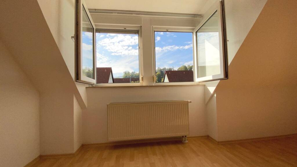 Wohnung zur Miete 365 € 3 Zimmer 69,9 m² 2. Geschoss frei ab sofort In der Huthweide 3 Untermaßfeld 98617