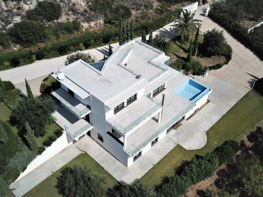 Haus zum Kauf 2.500.000 € 605 m² 4.100 m² Grundstück ????? 20100