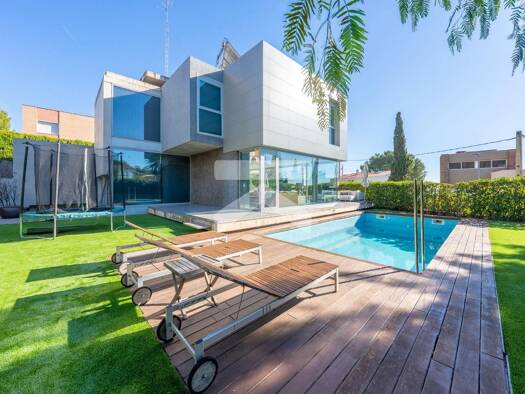 Haus zum Kauf 1.350.000 € 476 m² 717 m² Grundstück Tarragona 43007
