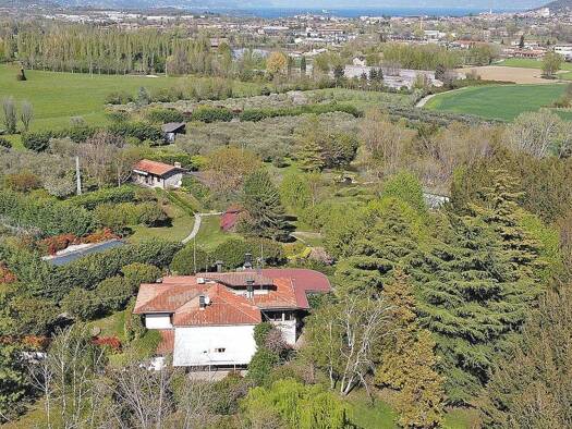 Haus zum Kauf 1.800.000 € 637 m² 30.000 m² Grundstück Soiano 25080