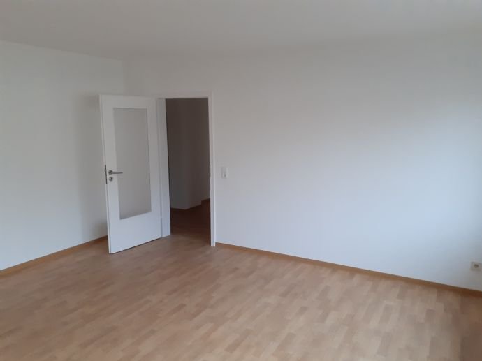 Wohnung zur Miete 650 € 4 Zimmer 95 m²<br/>Wohnfläche 1.<br/>Geschoss ab sofort<br/>Verfügbarkeit Brake Lemgo 32657