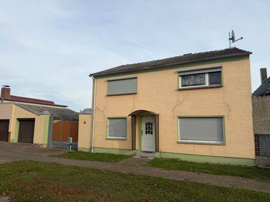 Einfamilienhaus zum Kauf 75.000 € 5 Zimmer 140 m² 1.500 m² Grundstück frei ab sofort Grüne Straße 9 Lindau Zerbst/Anhalt 39264