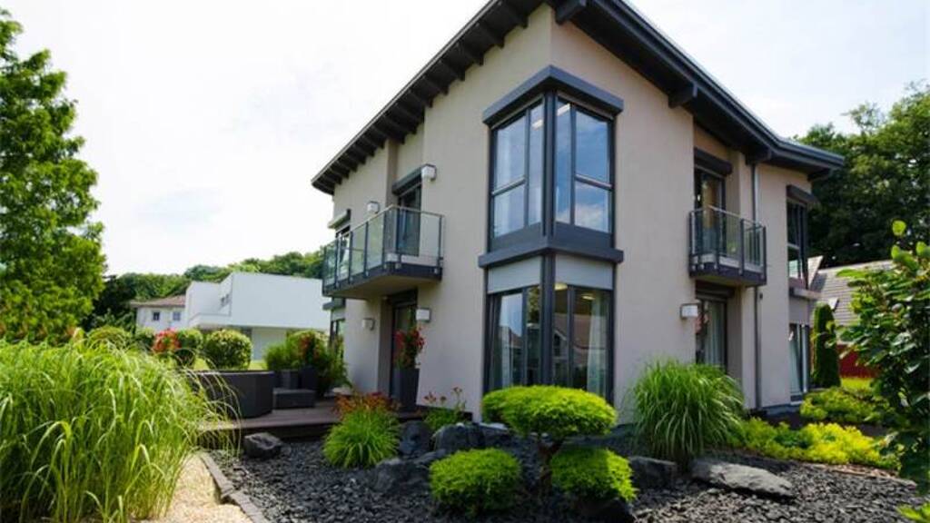 Haus zum Kauf provisionsfrei 147.000 € 154 m² 690 m² Grundstück Treuen 08233