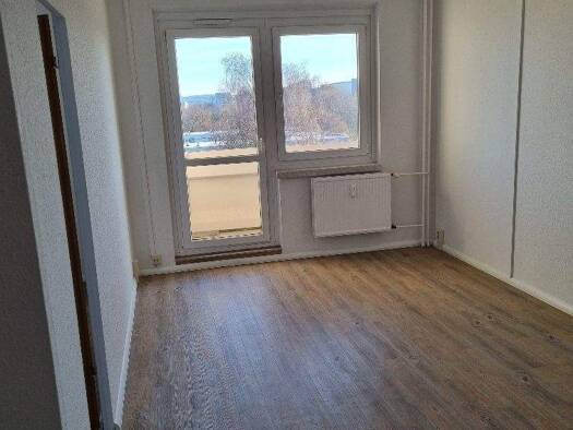 Wohnung zur Miete 300 € 3 Zimmer 55,1 m² frei ab sofort Wolgograder Allee 10 Hutholz Chemnitz 09123