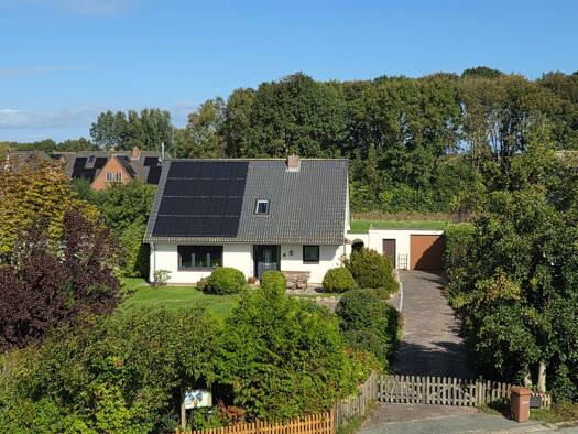 Einfamilienhaus zum Kauf 690.000 € 6 Zimmer 133 m² 1.104 m² Grundstück frei ab sofort Ütermarkerweg 6 Pellworm 25849