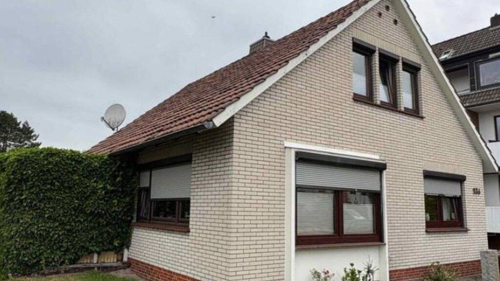 Einfamilienhaus zum Kauf provisionsfrei 248.000 € 7 Zimmer 104 m² 501 m² Grundstück Stickgras/Annenriede Delmenhorst 27751