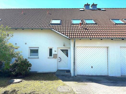 Reihenmittelhaus zum Kauf 240.000 € 5 Zimmer 112 m² 185 m² Grundstück frei ab sofort Ermlitz Schkopau 06258