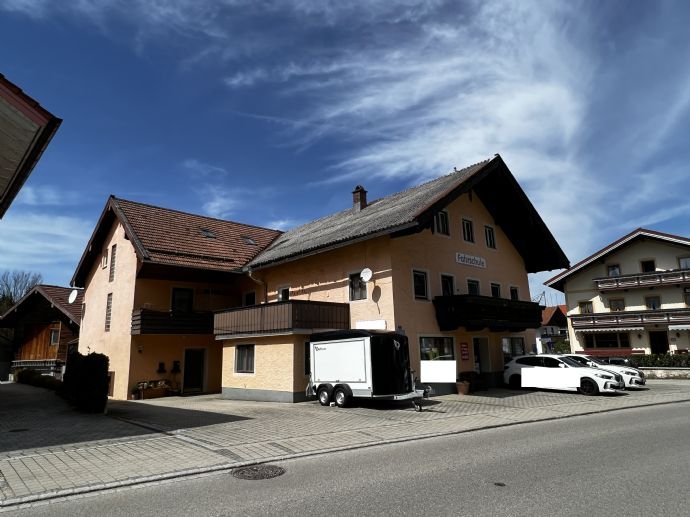 Mehrfamilienhaus zum Kauf 798.000 € 15 Zimmer 440 m²<br/>Wohnfläche 680 m²<br/>Grundstück Grabenstätt Grabenstätt 83355