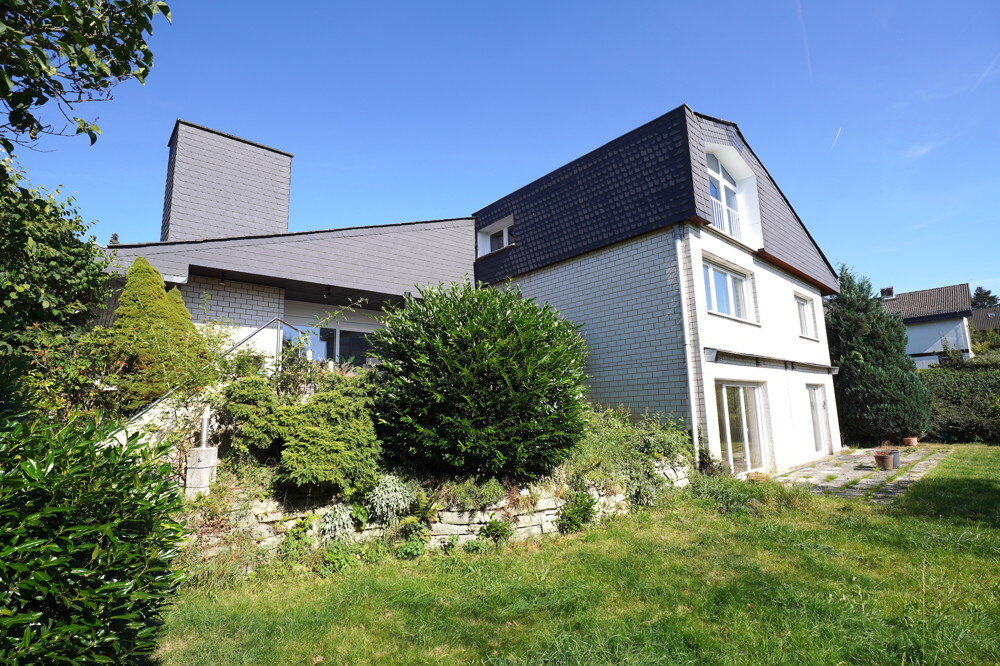 Einfamilienhaus zum Kauf 695.000 € 6 Zimmer 253,8 m²<br/>Wohnfläche 800 m²<br/>Grundstück Kelkheim Kelkheim (Taunus) / Eppenhain 65779