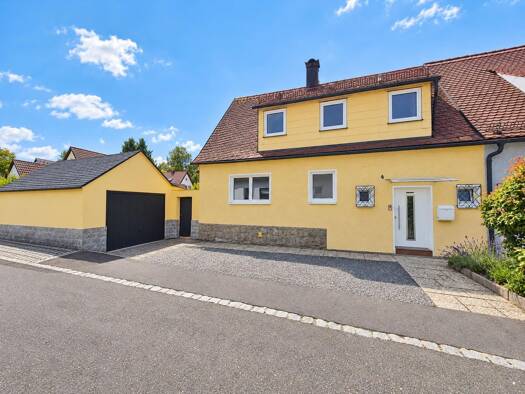 Doppelhaushälfte zur Miete 980 € 5,5 Zimmer 125 m² 474 m² Grundstück frei ab sofort Waldershof Waldershof 95679