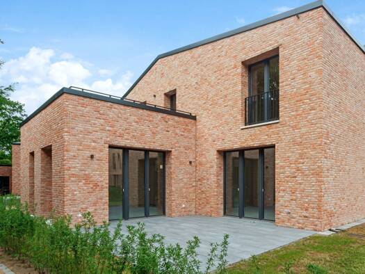 Haus zum Kauf 1.185.000 € 5 Zimmer 151 m² 309 m² Grundstück frei ab sofort Rissen Hamburg 22559