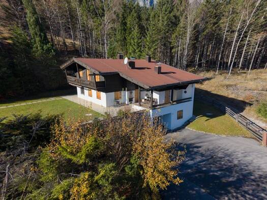 Haus zum Kauf 1.800.000 € 7 Zimmer 221 m² 3.309 m² Grundstück Jenbach 6200