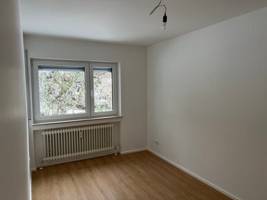 Wohnung zur Miete 1.050 € 3 Zimmer 69 m² frei ab 01.12.2024 Tiefenbachstr. 131 Untertürkheim Stuttgart 70327