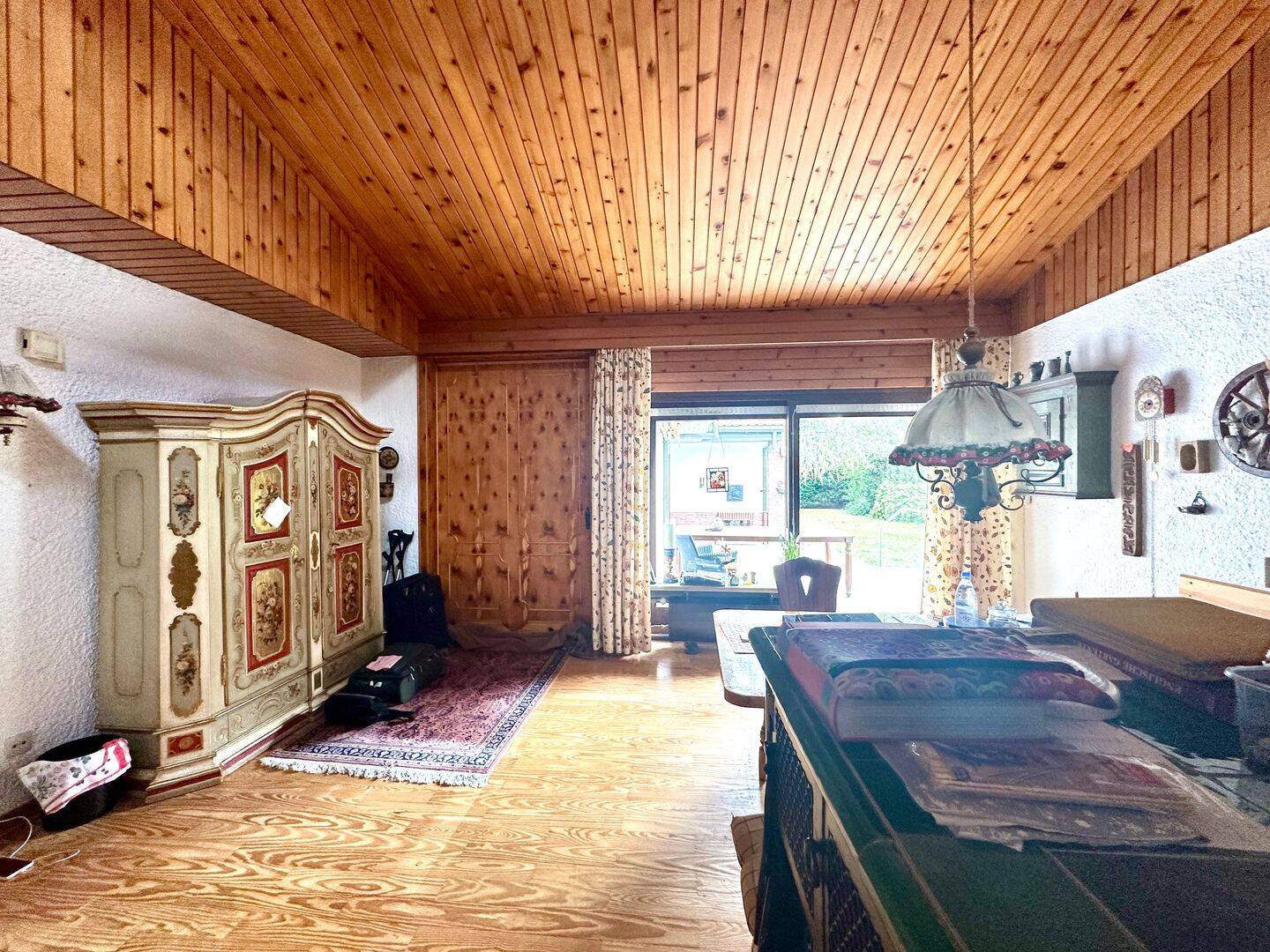 Immobilie in Hattersheim - Stilvoller, blickgeschützter Bungalow mit Einliegerwohnung in ruhiger Lage von Hattersheim am Main - Bild 3