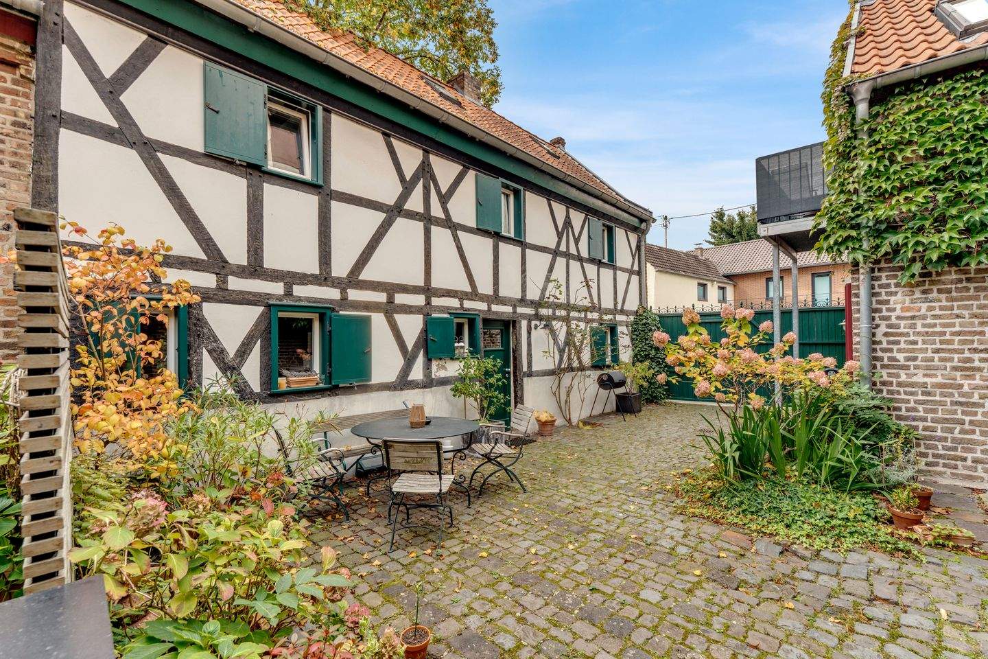 House in Köln, Weiß - Ansicht 4