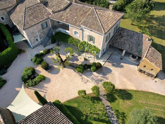 Einfamilienhaus zum Kauf 1.220.000 € 11 Zimmer 323 m² 6.027 m² Grundstück UZES 30700