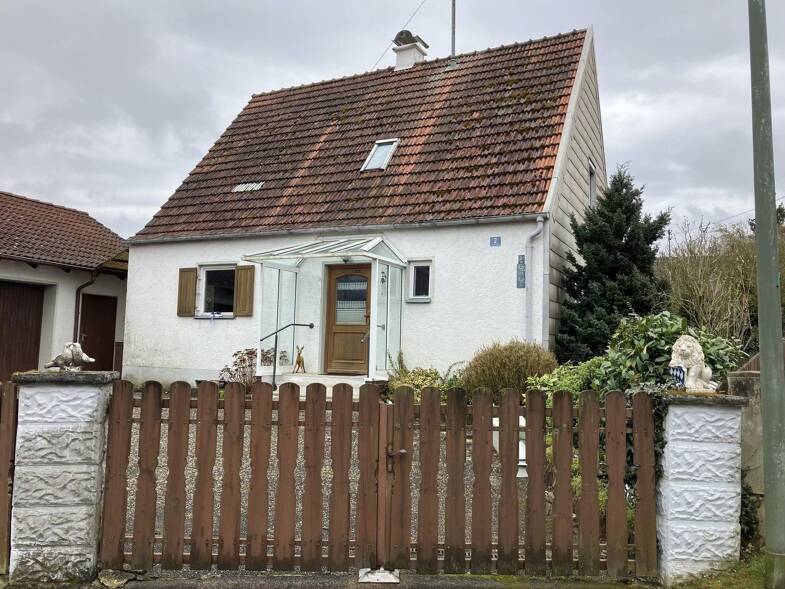 Einfamilienhaus zum Kauf provisionsfrei 300.000 € 4 Zimmer 65 m² 539 m² Grundstück Römerstraße 2 Attenfeld Bergheim 86673