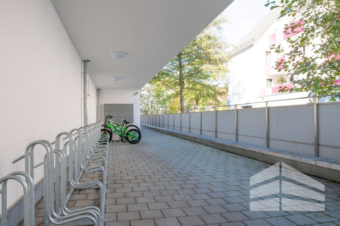 Immobilie in Niedereschach - Moderne 3-Zimmer-Neubauwohnung mit großem Balkon & Tiefgarage in ruhiger Lage - Bild 3