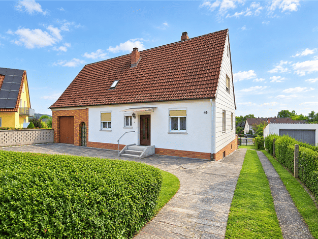 Einfamilienhaus zum Kauf 165.000 € 8 Zimmer 120 m² frei ab sofort Hofheim Hofheim in Unterfranken 97461