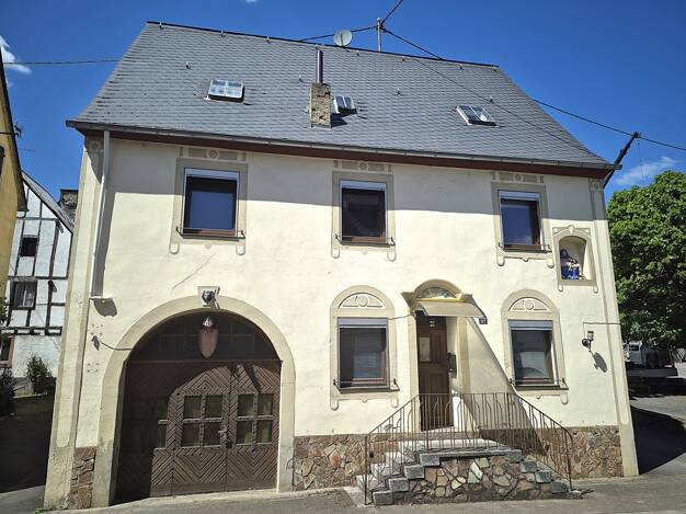 Einfamilienhaus zum Kauf 185.000 € 6 Zimmer 160 m² 229 m² Grundstück Kröv Kröv 54536