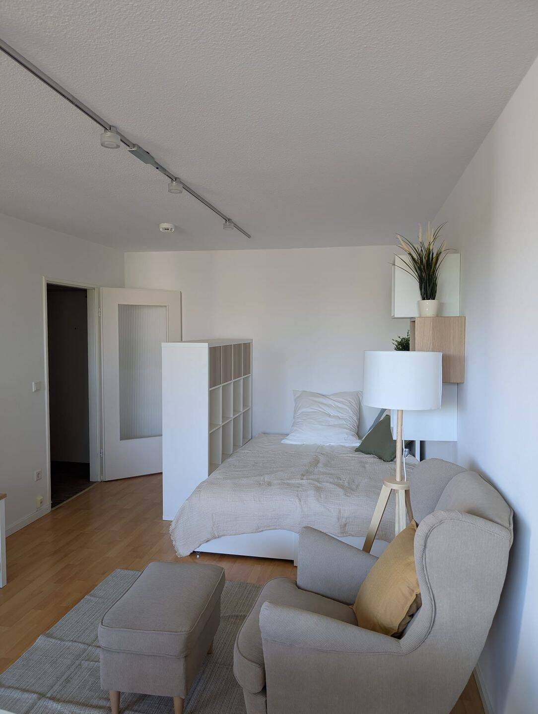 Möblierte 1-Zimmer-Whg mit EBK ab Mitte Juni verfügbar – München – Vorschaubild 6