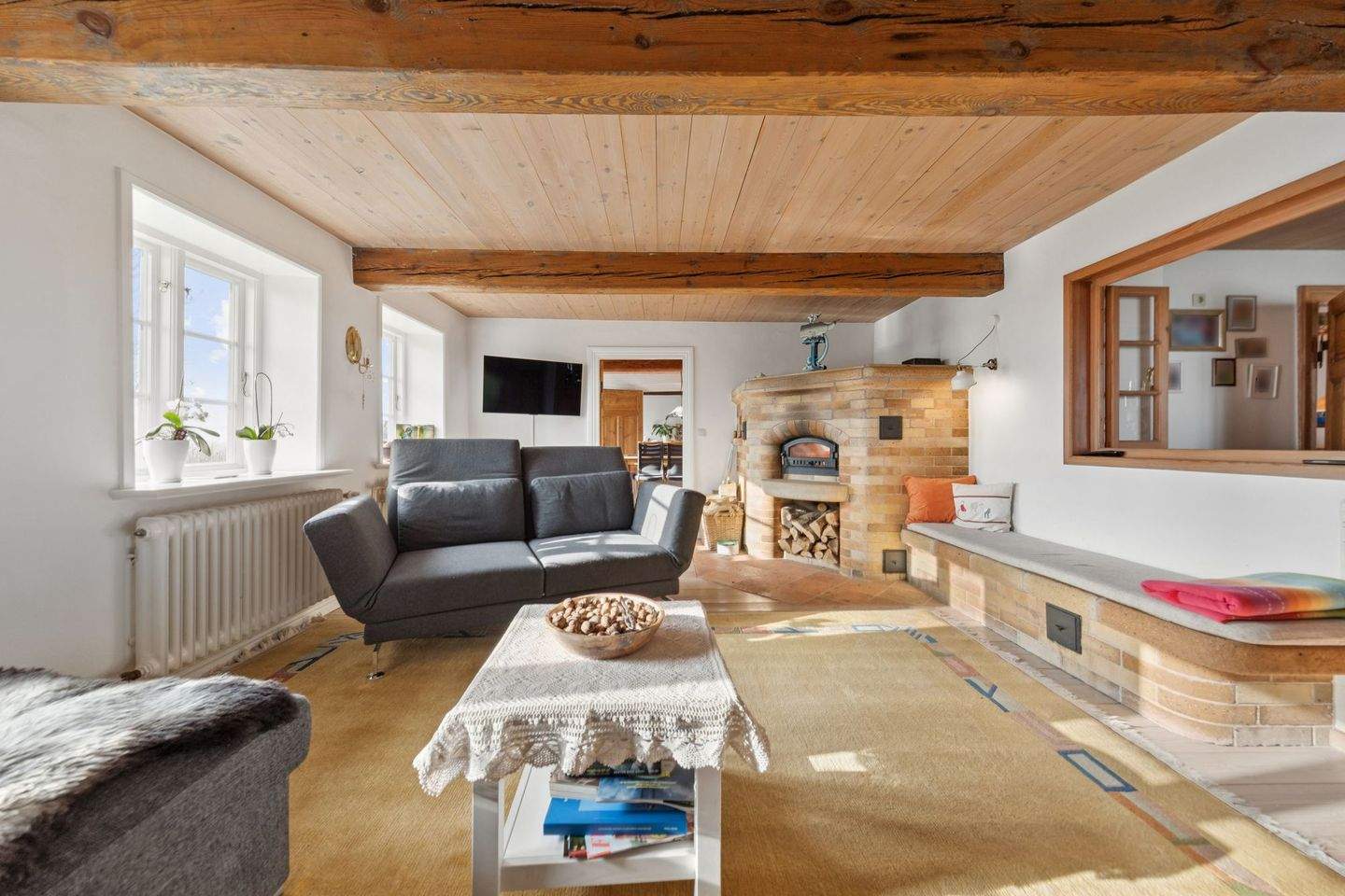 Immobilie in Koldenbüttel - Ruhe, Weite, Meer, Exklusives Zweifamilienhaus unter Reet                   in stilvoller Privatsphäre - Bild 3