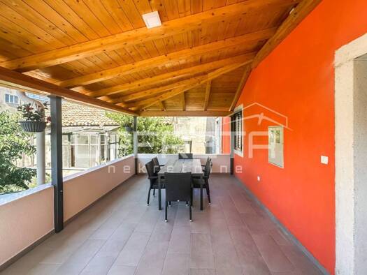 Einfamilienhaus zum Kauf 400.000 € 4 Zimmer 200 m² 90 m² Grundstück Šibenik 22000