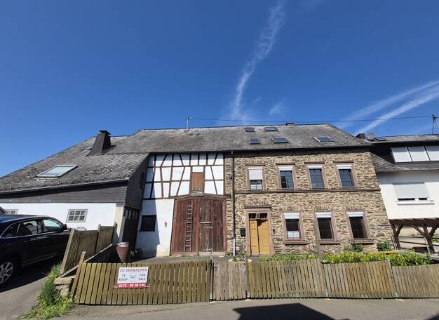 Reihenendhaus zum Kauf 259.000 € 9 Zimmer 190,3 m² 1.225 m² Grundstück Starkenburg 56843