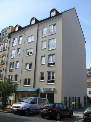 ::: Gemütliches Domizil mit Einbauküche, Balkon und PKW-Stellplatz ::: – Matthesstraße 56, 9113 Chemnitz – Bild 1 von 6