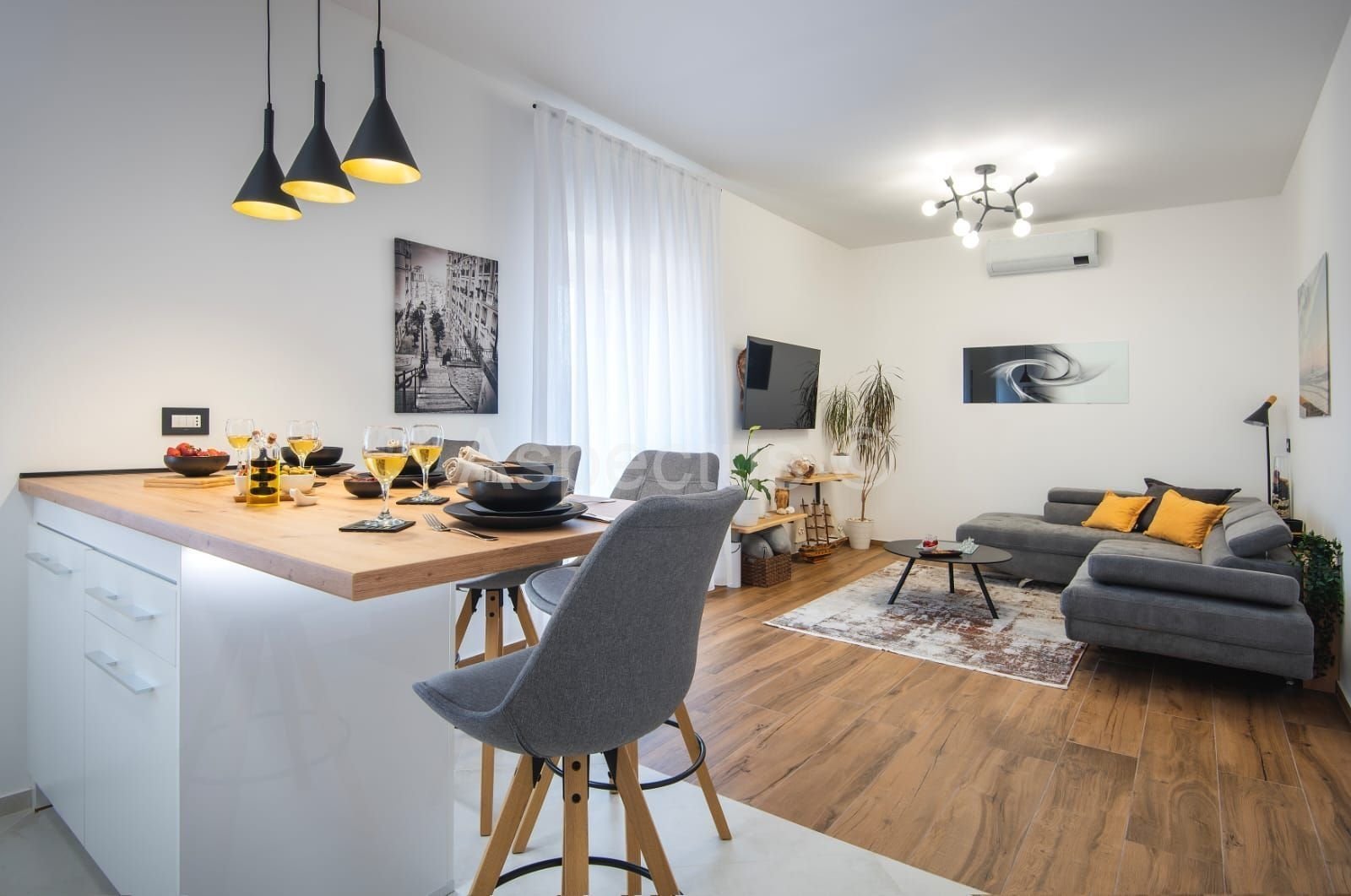 Wohnung zum Kauf 299.000 € 2 Zimmer 63 m²<br/>Wohnfläche 3.<br/>Geschoss Pula center