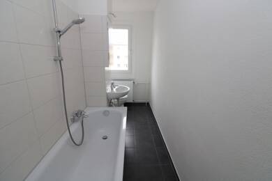 Wohnung zur Miete 439 € 3 Zimmer 63,4 m² 4. Geschoss Tschaikowskistraße 28 Wasserberg - Ost Freiberg 09599