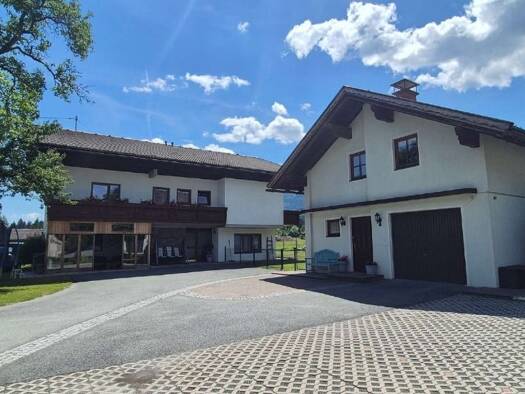 Hotel zum Kauf 1.095.000 € 24 Betten 434 m² Gastrofläche 1.158 m² Grundstück Hermagor-Pressegger See 9631
