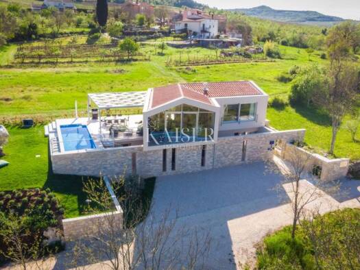 Haus zum Kauf 898.000 € 5 Zimmer 197 m² Motovun Motovun