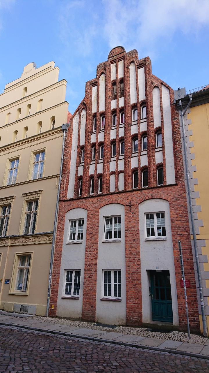 Mehrfamilienhaus zum Kauf als Kapitalanlage geeignet 796.000 € 17 Zimmer 301 m²<br/>Wohnfläche 278 m²<br/>Grundstück Altstadt Stralsund 18439