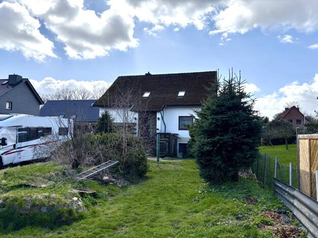 Mehrfamilienhaus zum Kauf 482.700 € 9 Zimmer 215 m² 1.206 m² Grundstück Emmelndorf Seevetal 21218